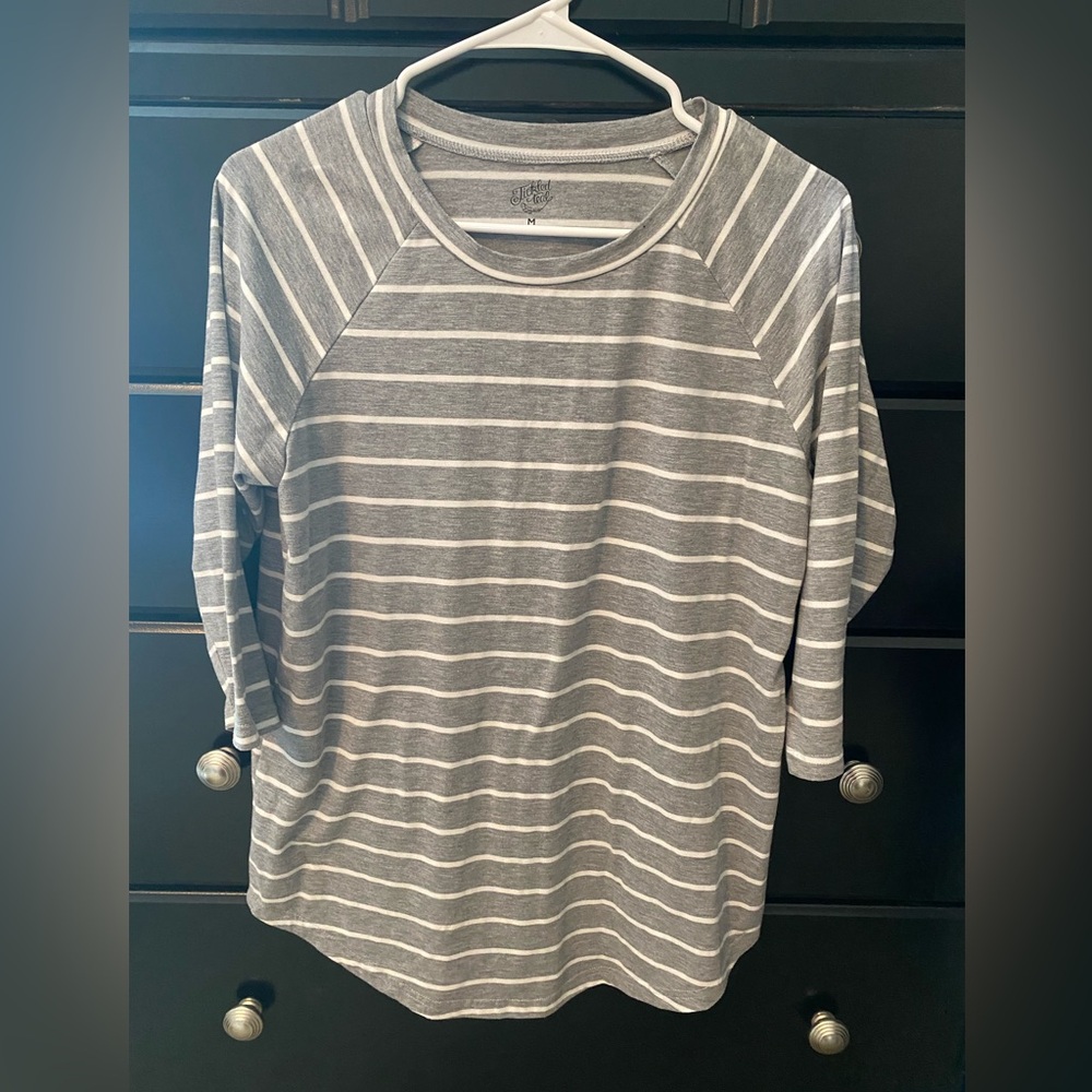 Grey quarter sleeve striped shirt